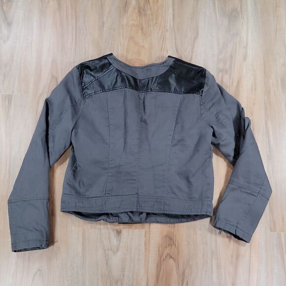 🔺️Apt 9 Gray & Black Faux Leather Zippered Cropped Moto Jacket Medium - Picture 2 of 13